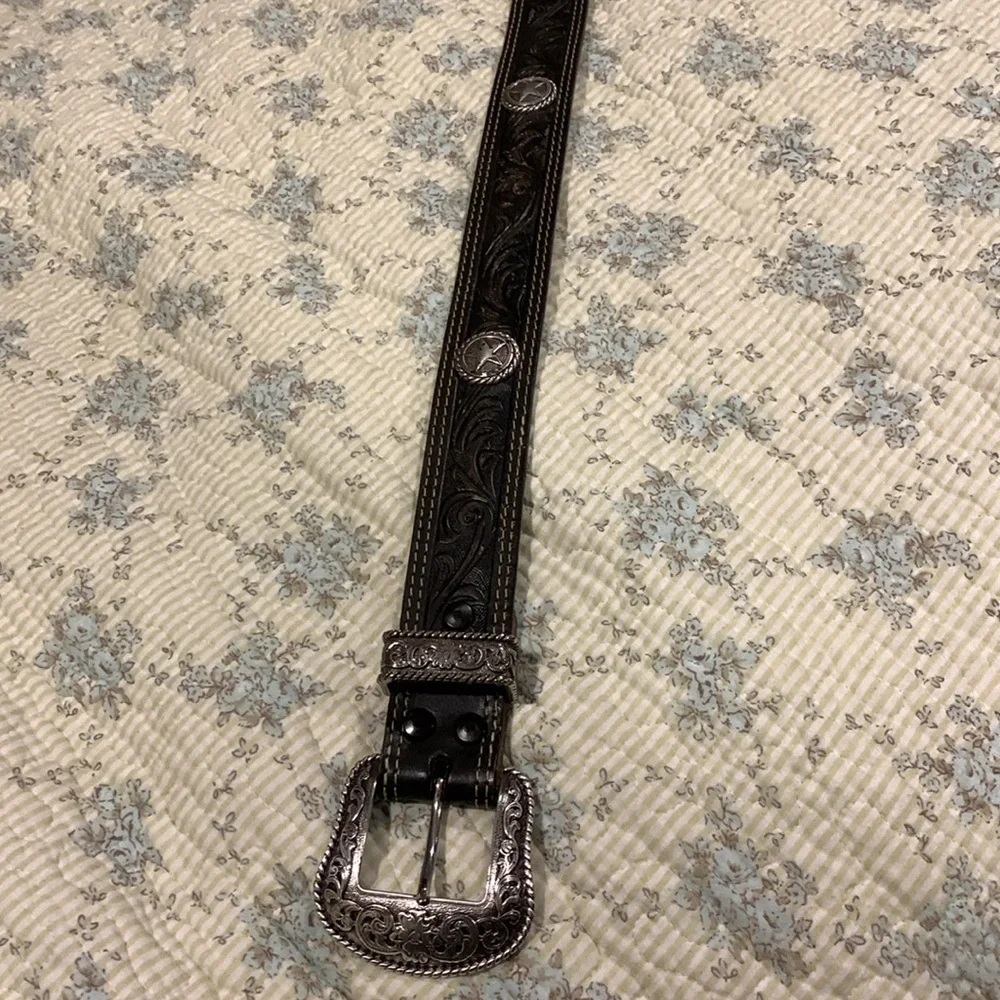 Nocona Leather belt Size 38 Brown tooled top leather with Silver stars & Buckle - Picture 8 of 8